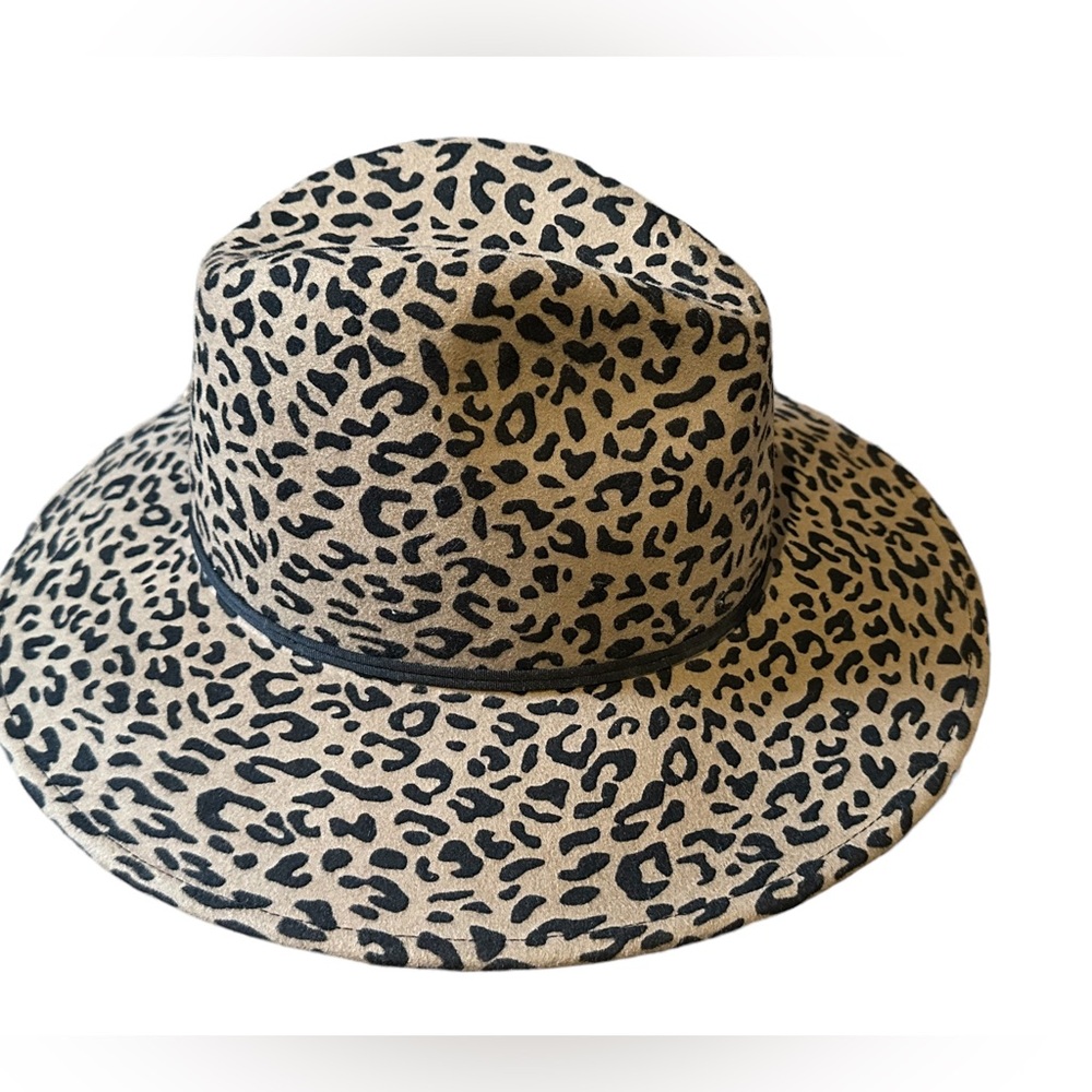 Olive and Pique cheetah print wool hat!